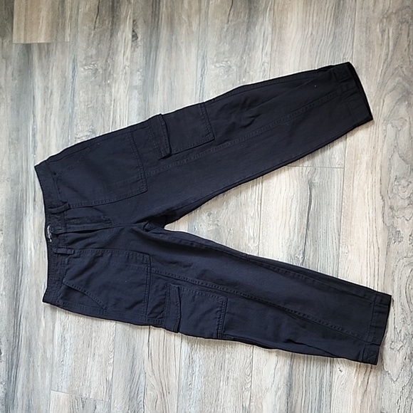 **Donated** Banana Republic cropped pants - Picture 10 of 10
